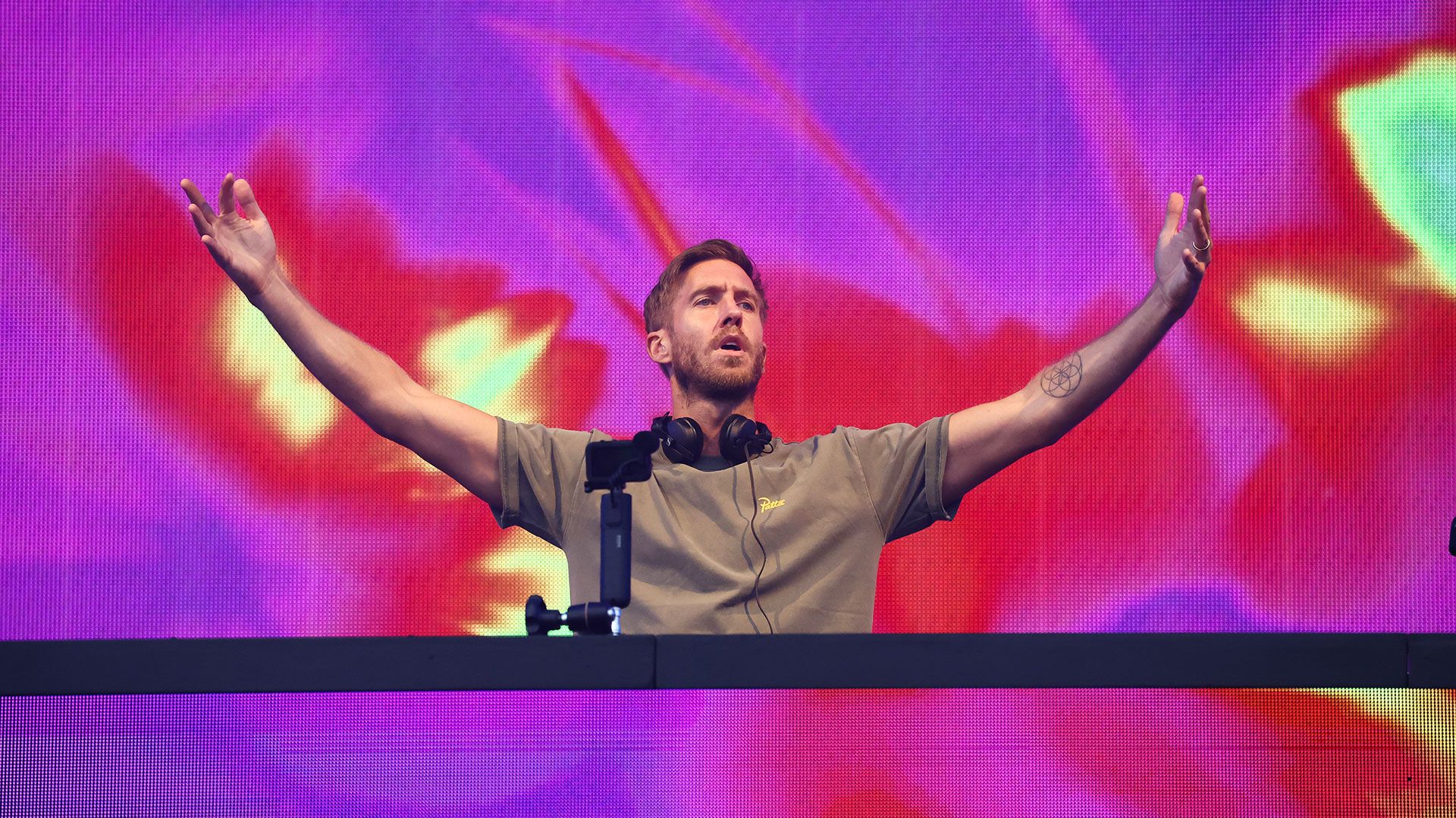 Crowd at a Calvin Harris show